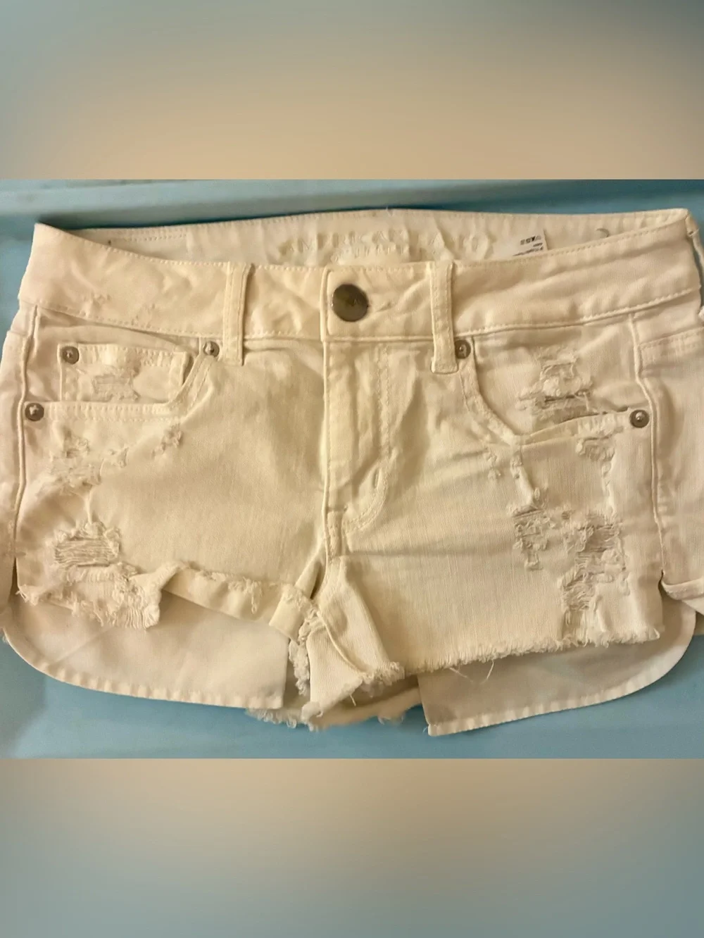 AMERICAN EAGLE High-Rise Distressed White Denim Shorts🌼